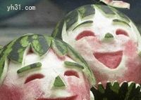 用两个西瓜做的笑脸