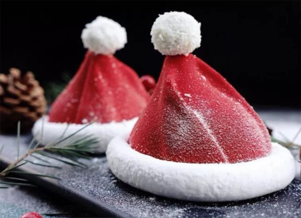 两顶可爱的圣诞小帽帽