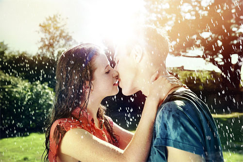 浪漫的雨中接吻