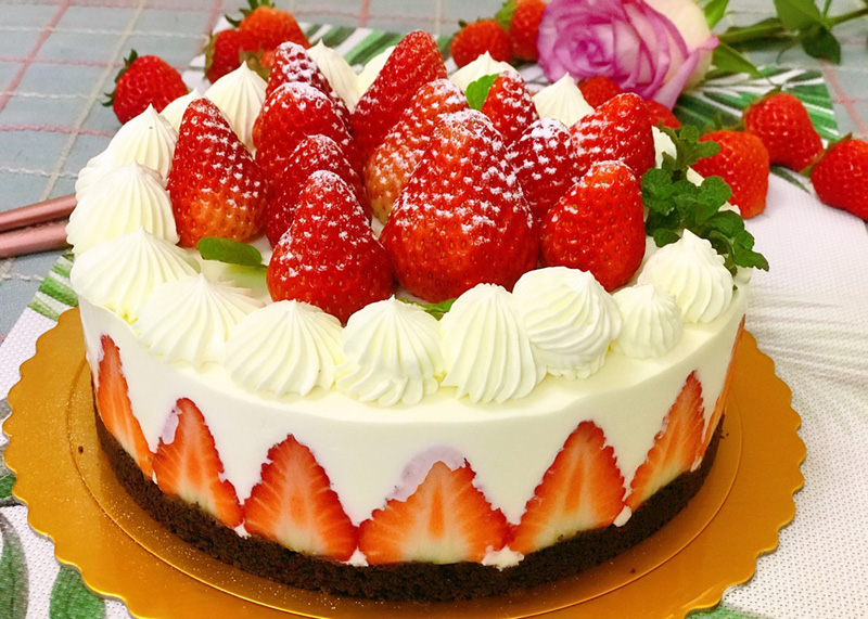 超级精致的草莓蛋糕图片