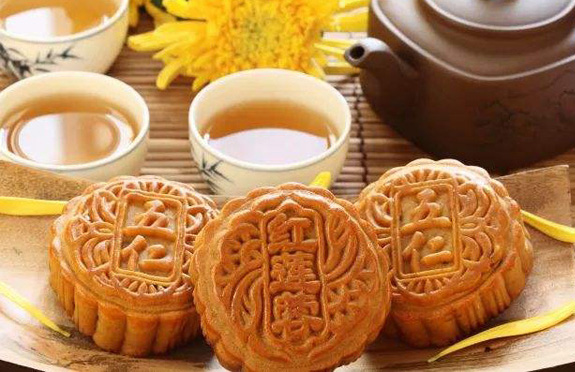 请君吃月饼喝红茶，共庆中秋佳节
